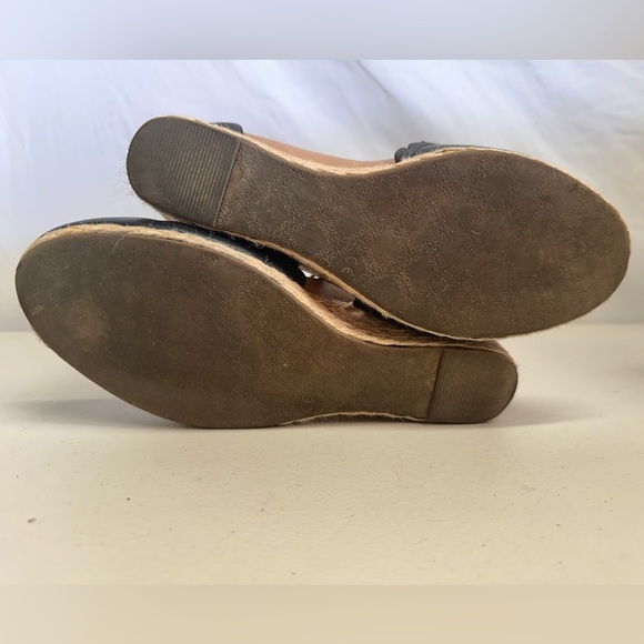 Vionic Kalina Black Leather Scallop Espadrille Wedge Sandals – Size 9.5 - Picture 8 of 9